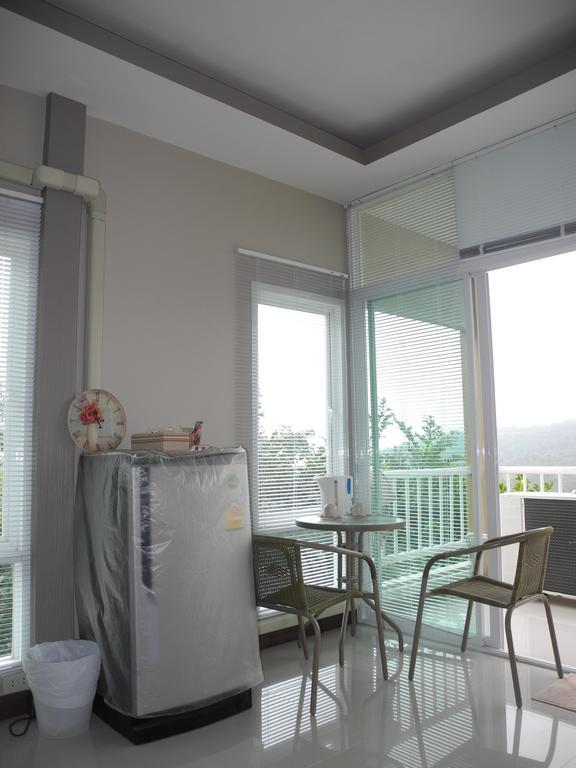 ホテル Wind Hills ナコーン・ラーチャシーマー 部屋 写真